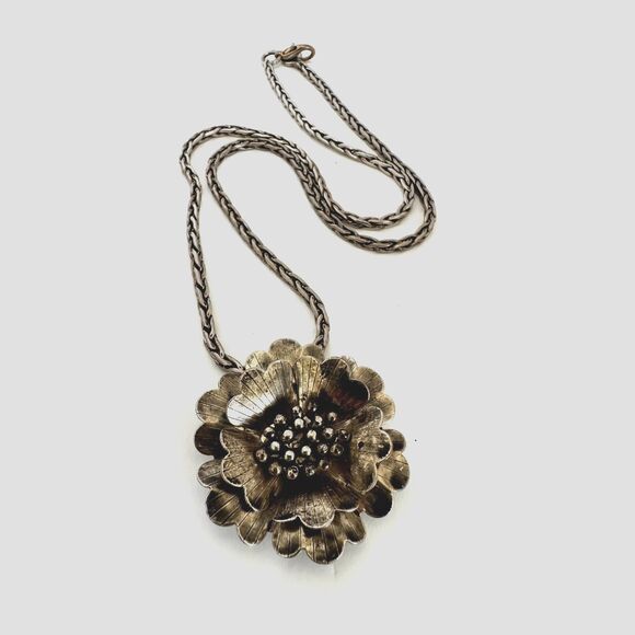 Vintage Gold Floral Necklace - Picture 1 of 6